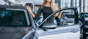 Kobieta w samochodzie