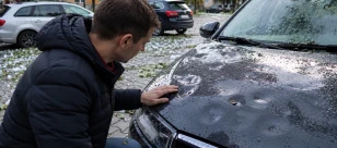 Czy AC obejmuje gradobicie i szkody pogodowe?